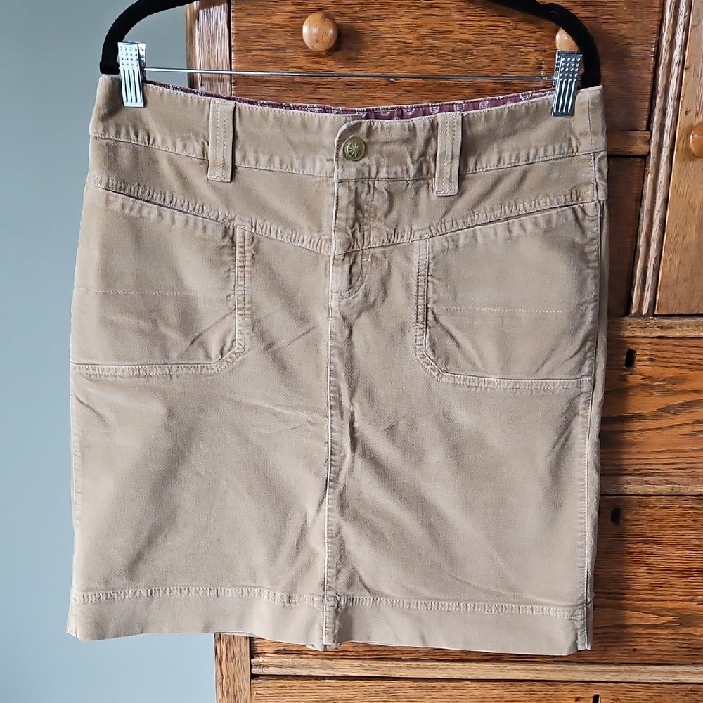🌿 Athleta Tan Velvet Skirt Size 12